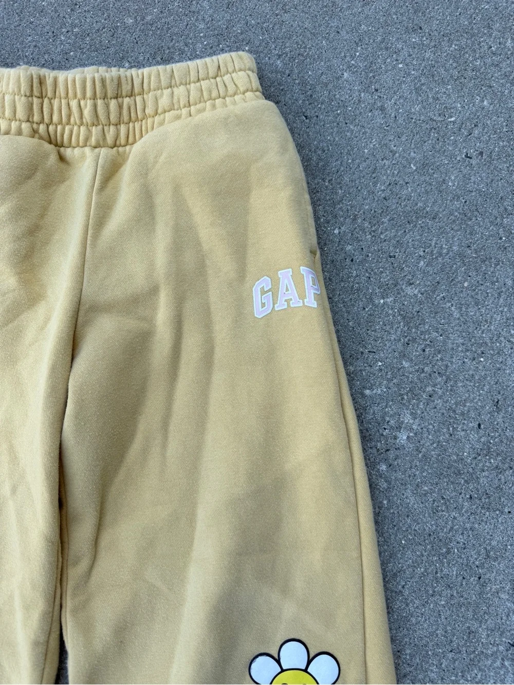 GAP wide leg Yellow Kids Sweatpants with Smiling Daisy